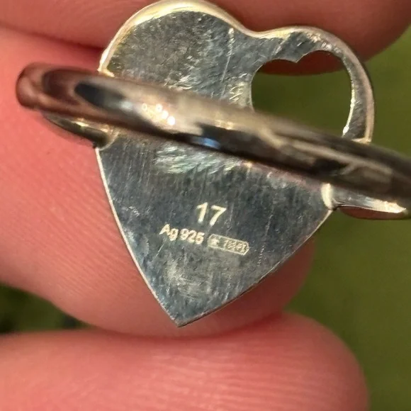 Gucci Heart Ring - Picture 3 of 6